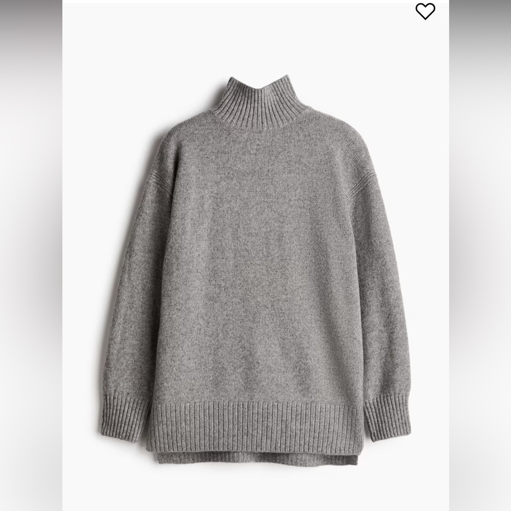 H&M Oversized Turtleneck Sweater. Small